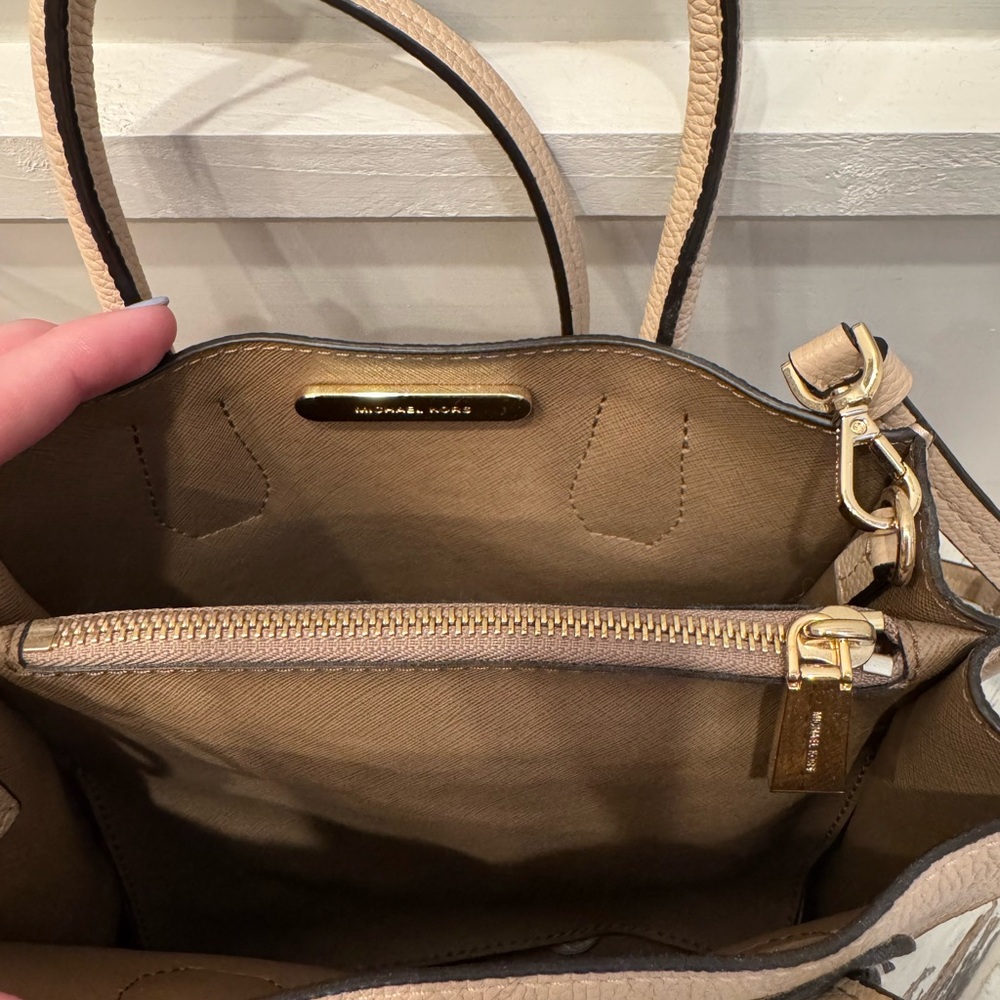 Michael Kors Tan Mini Bag with Fur Charm - Picture 3 of 5